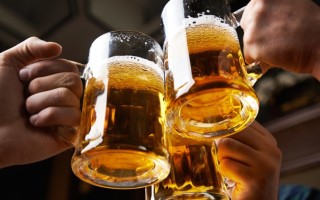 Как пиво влияет на давление: понижает или повышает и можно ли вообще его употреблять?